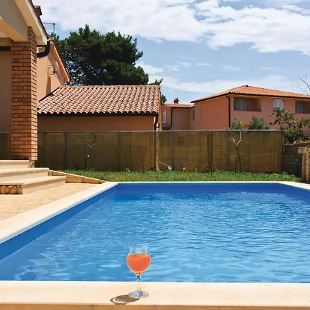 2 Bedroom Beautiful Home In Liznjan Liznjan