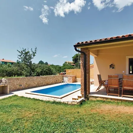 2 Bedroom Beautiful Home In Liznjan