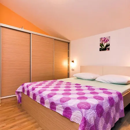 Holiday home 2 Bedroom Beautiful Home In Liznjan *