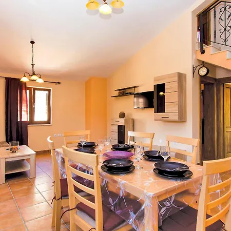 Vakantiehuis 2 Bedroom Beautiful In